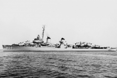 USS_Rooks_DD-804_off_San_Francisco_Naval_Shipyard_23_September_1951